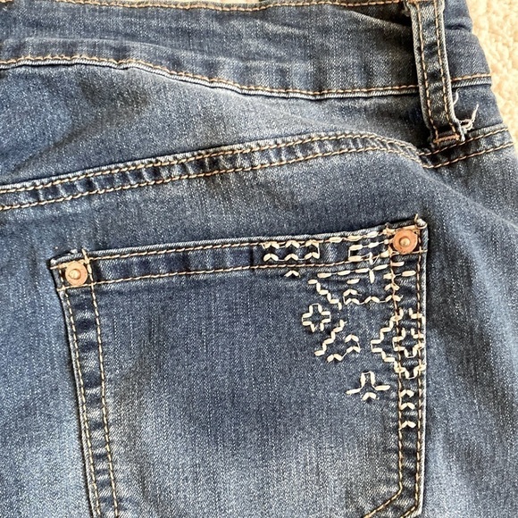 ND WEEKEND Boho Aztec Embroidered Jeans with Fringe Sz 8 - Picture 6 of 6